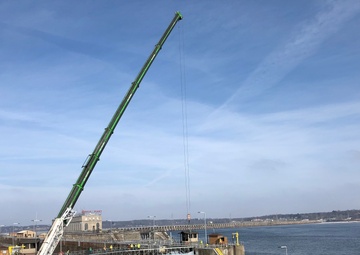 Underwater Acoustic Deterrent System installed at Lock and Dam #19