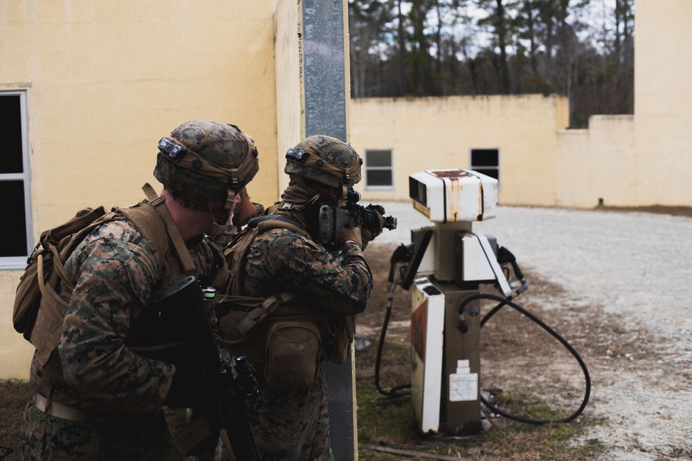 8th Engineer Support Battalion Conduct Urban MOUT Bulk Fueling Operations