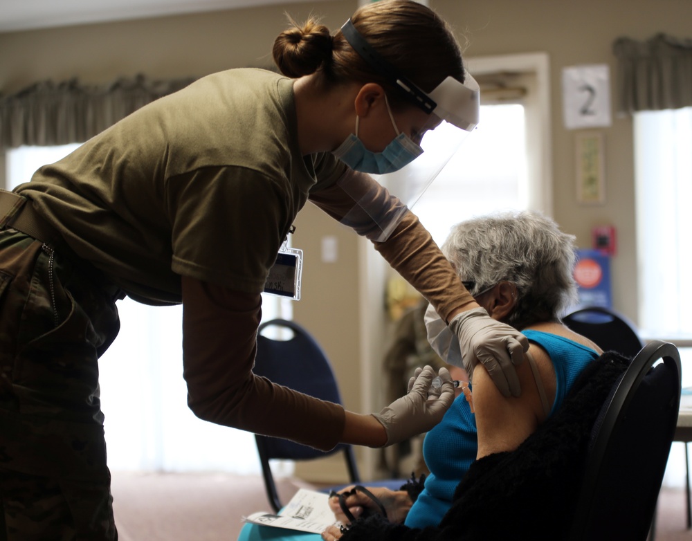 Washington National Guard mobile team assist with state’s vaccination effort