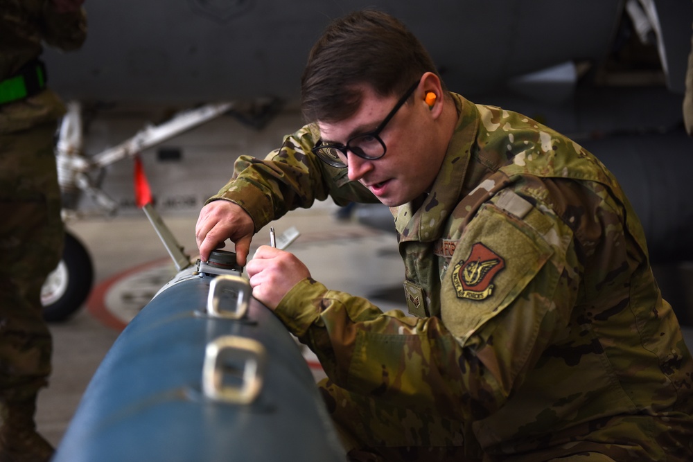 Wolf Pack brings the heat for Annual Load Crew Competition