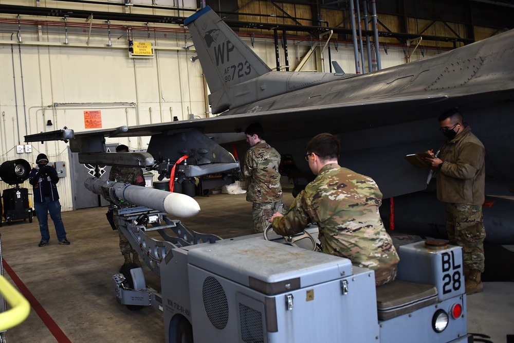 Wolf Pack brings the heat for Annual Load Crew Competition