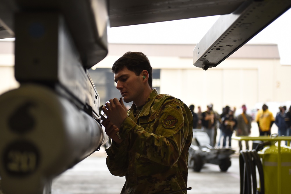 Wolf Pack brings the heat for Annual Load Crew Competition