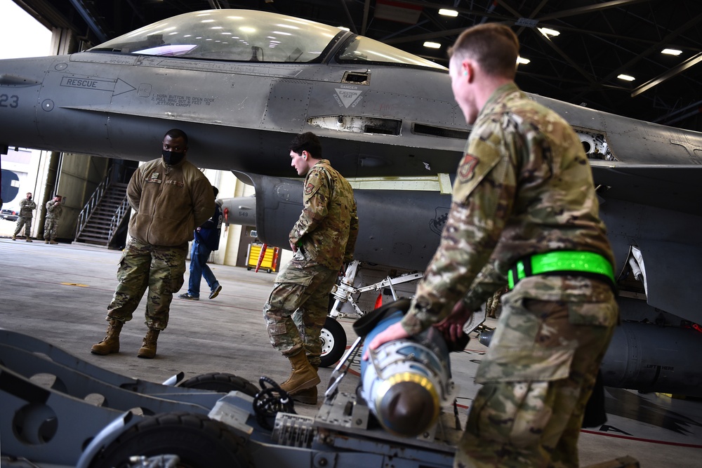 Wolf Pack brings the heat for Annual Load Crew Competition