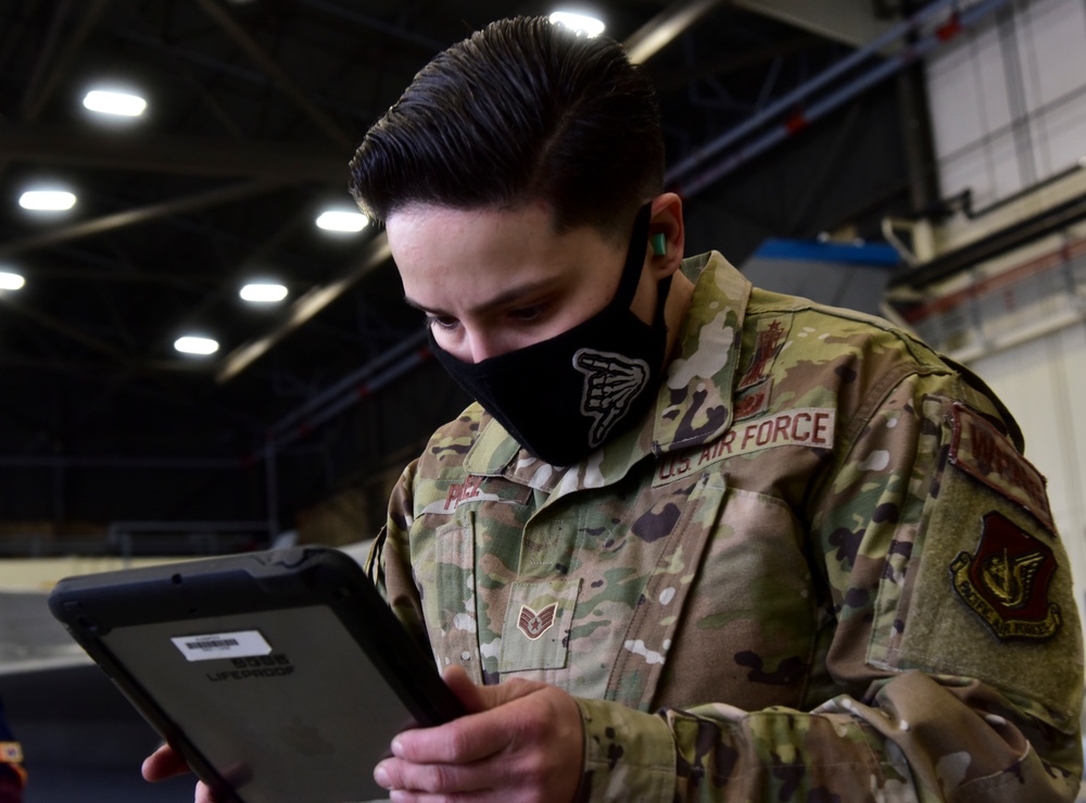 Wolf Pack brings the heat for Annual Load Crew Competition