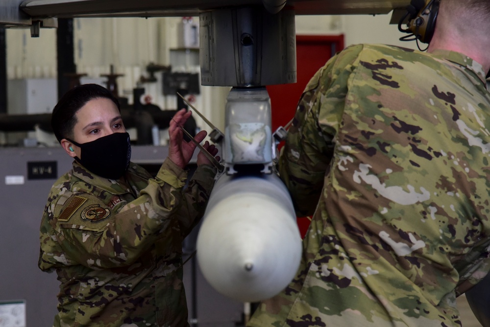 Wolf Pack brings the heat for Annual Load Crew Competition