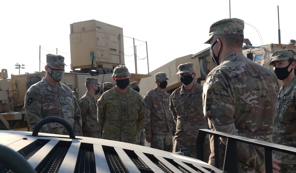 5-52nd ADA commander briefs TFS commander