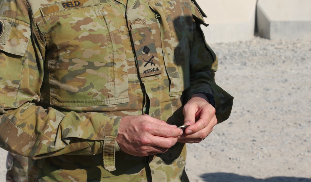 USARCENT Australian Army Major General awards coins to Soldiers, 5-52nd ADA