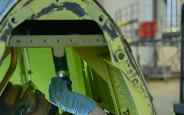 NDI Airmen get up close, personal with Ramstein aircraft