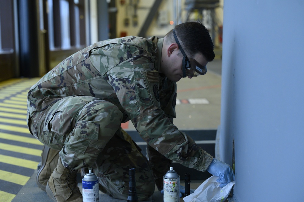 NDI Airmen get up close, personal with Ramstein aircraft