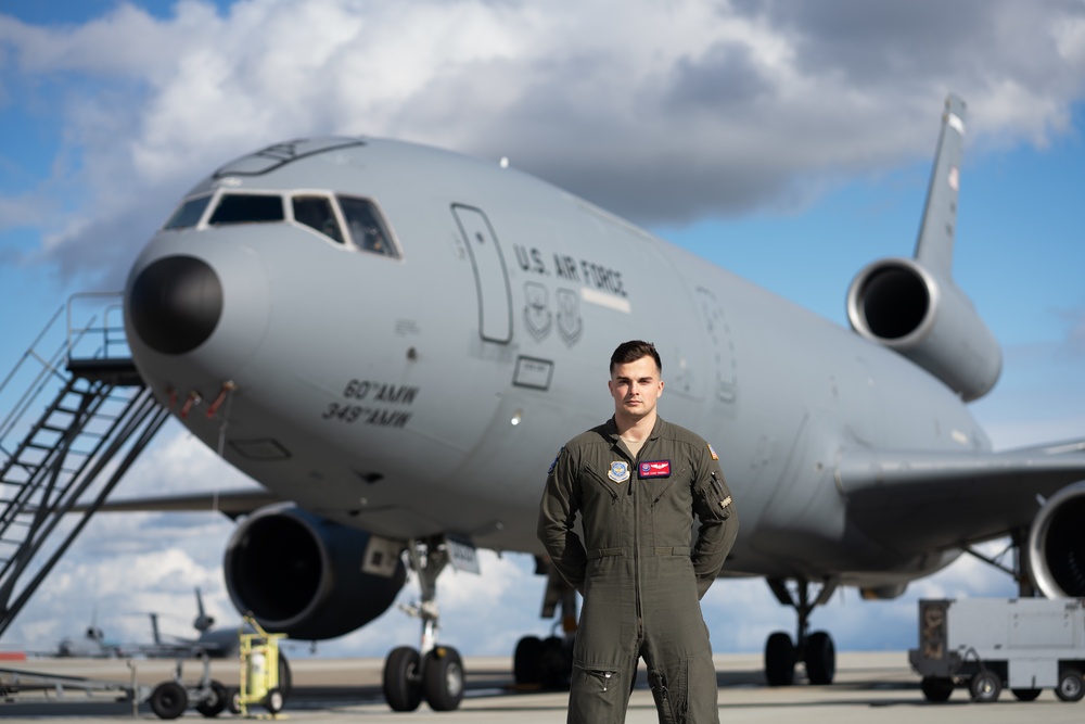 Travis Airman, descendent of several generations of flyers