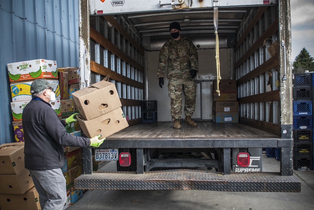 Washington National Guard soldiers aid food banks in the Ballard community