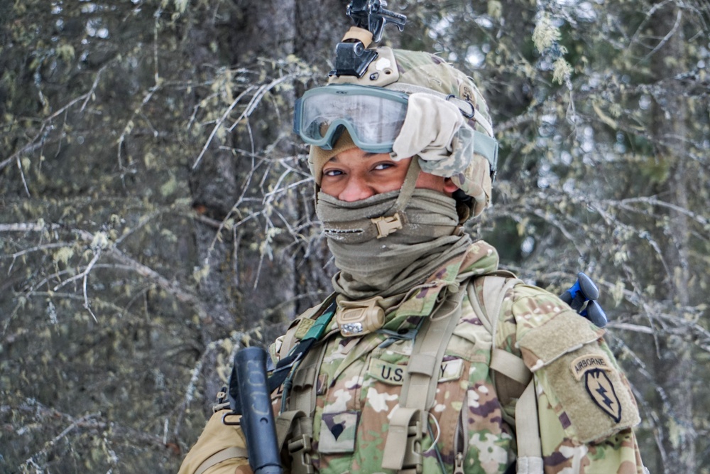 Spartan Paratroopers conduct assault mission during Arctic Warrior 21
