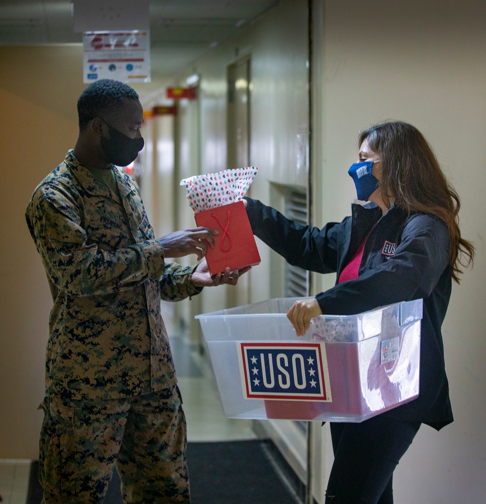 Operation Valentine: USO keeps service members connected with their families