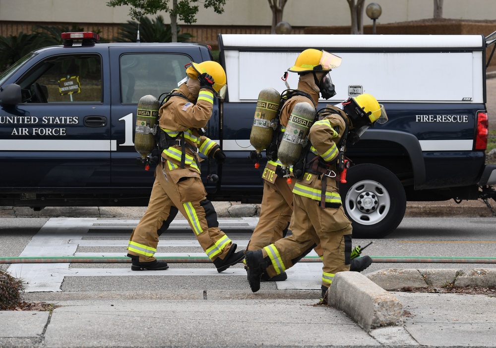 Keesler responds to suspicious package