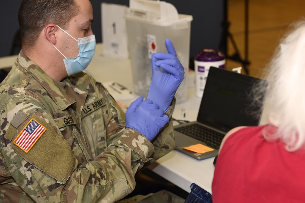 South Carolina National Guard medics team up with Tidelands Health South to administer COVID vaccinations