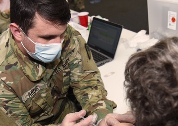 South Carolina National Guard medics team up with Tidelands Health South to administer COVID vaccinations