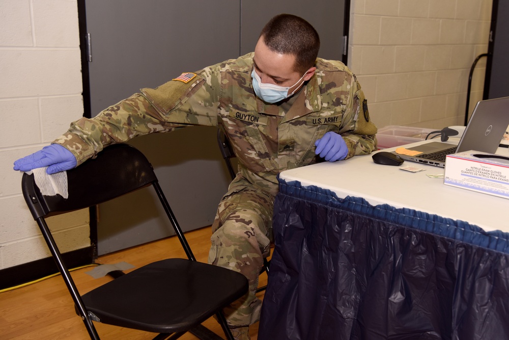 South Carolina National Guard medics team up with Tidelands Health South to administer COVID vaccinations