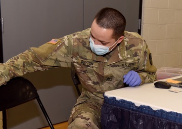 South Carolina National Guard medics team up with Tidelands Health South to administer COVID vaccinations