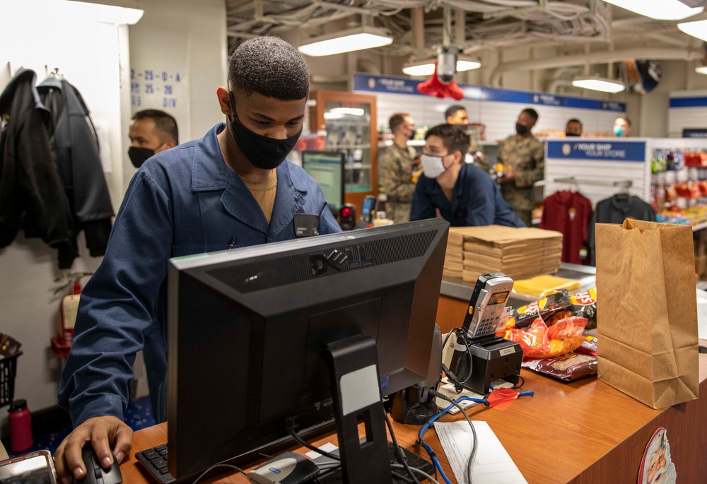 USS Makin Island Underway