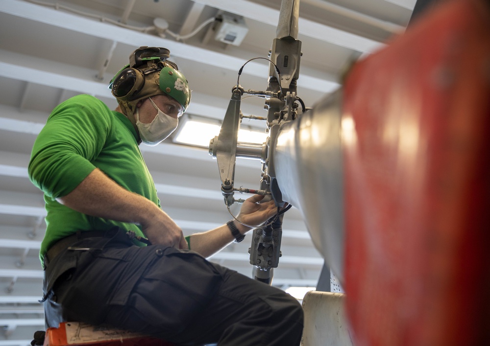 USS Makin Island Underway