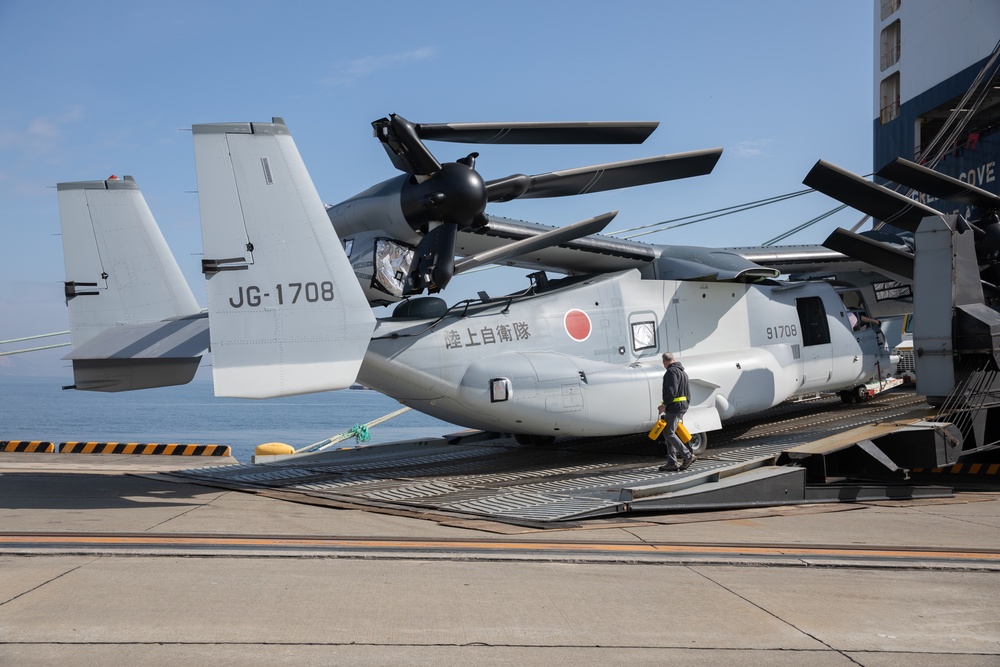 JGSDF V-22 Ospreys arrive at MCAS Iwakuni