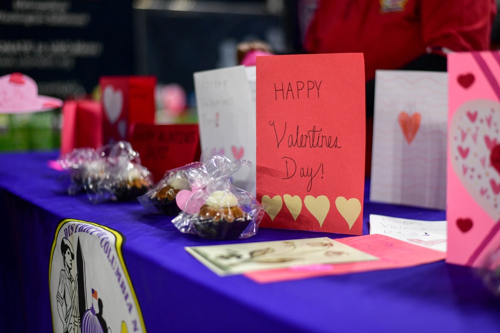 Valentine's Day gifts given out to Soldiers and Airmen