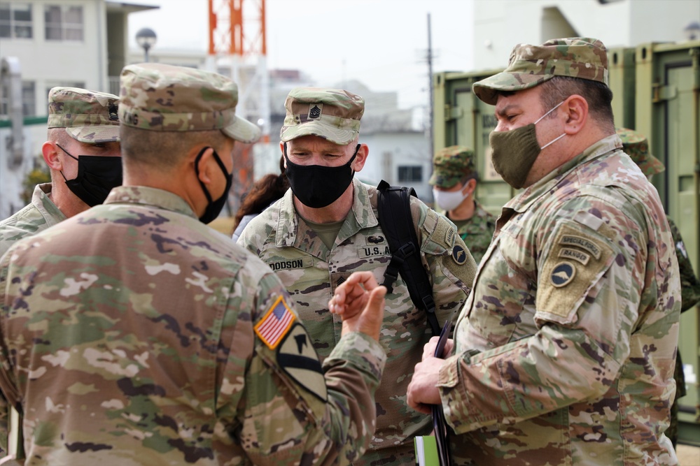 U.S. Army Japan senior leaders visit the Contingency Command Post during Tomodachi Rescue Exercise