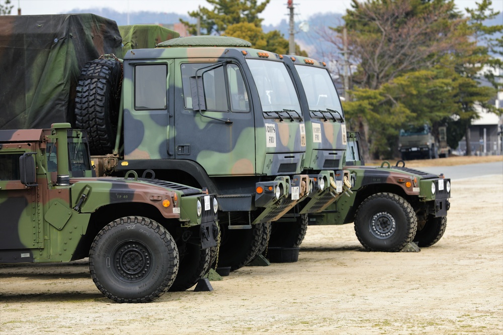 U.S. Army Japan senior leaders visit the Contingency Command Post during Tomodachi Rescue Exercise