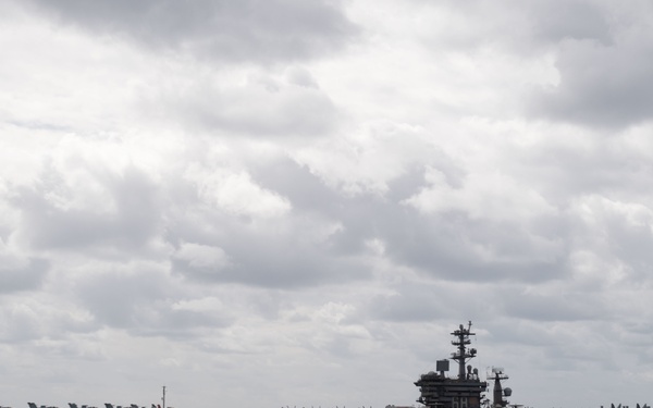 USS Nimitz Steams in the Pacific Ocean