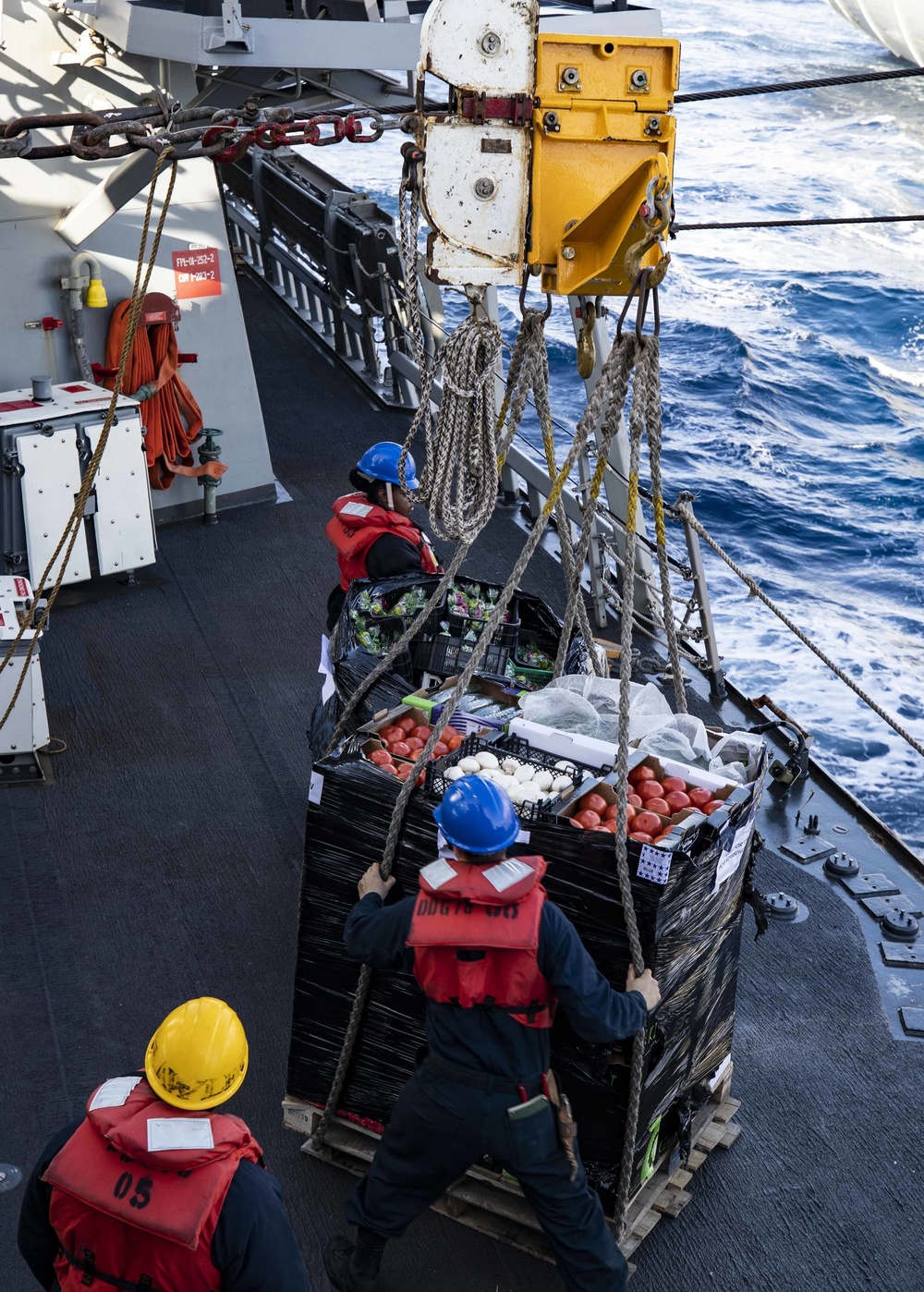 USS Porter UNREPs with USNS Laramie