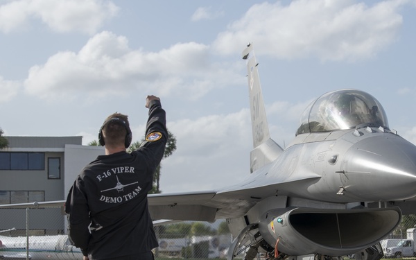 Viper Demo Team performs at Fort Lauderdale Air Show