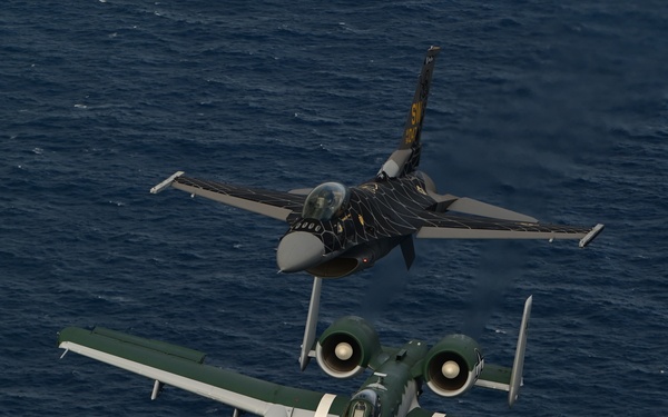 Viper Demo Team performs at Fort Lauderdale Air Show