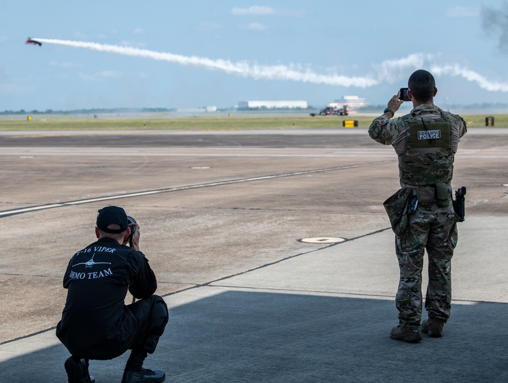 Viper Demo Team performs at Wings Over Houston