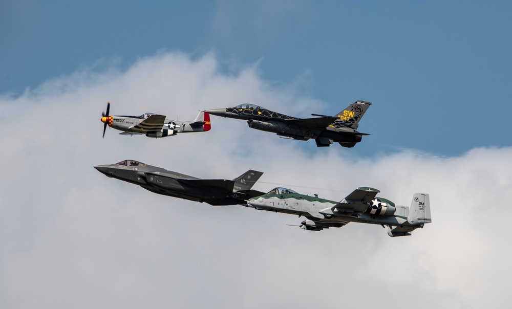 Viper Demo Team performs at Wings Over Houston