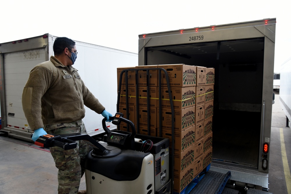 AZNG transports produce from Nogales to Tucson libraries