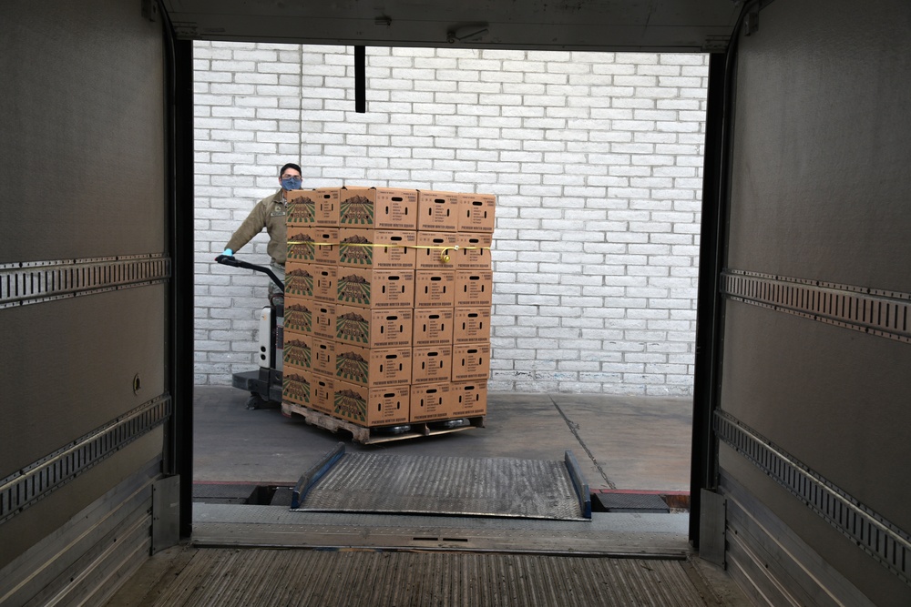 AZNG transports produce from Nogales to Tucson libraries