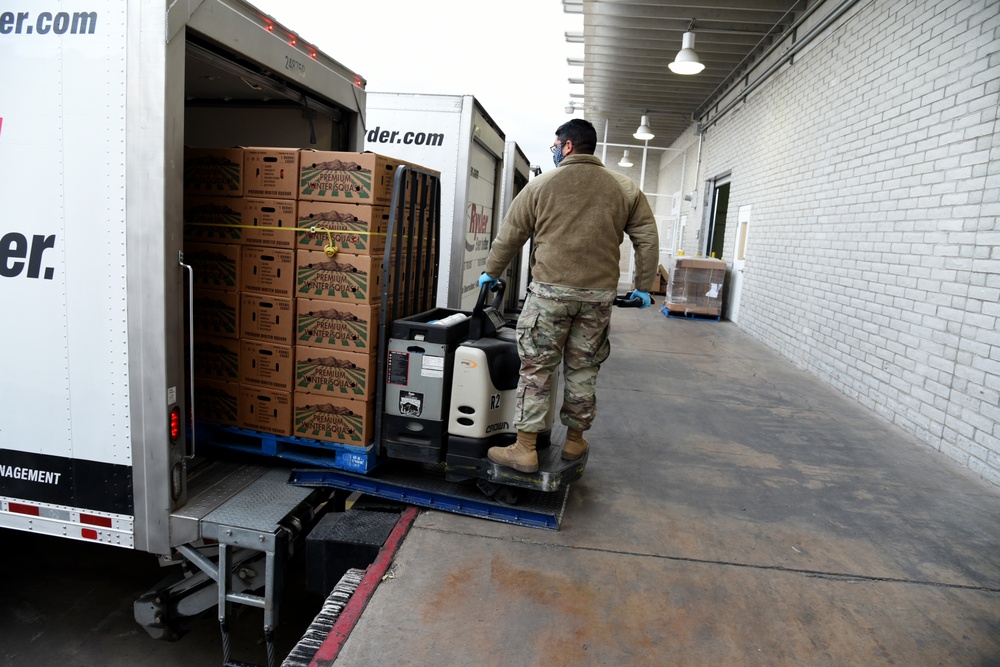 AZNG transports produce from Nogales to Tucson libraries