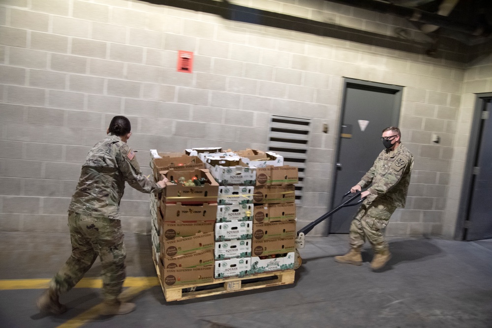 AZNG transports produce from Nogales to Tucson libraries