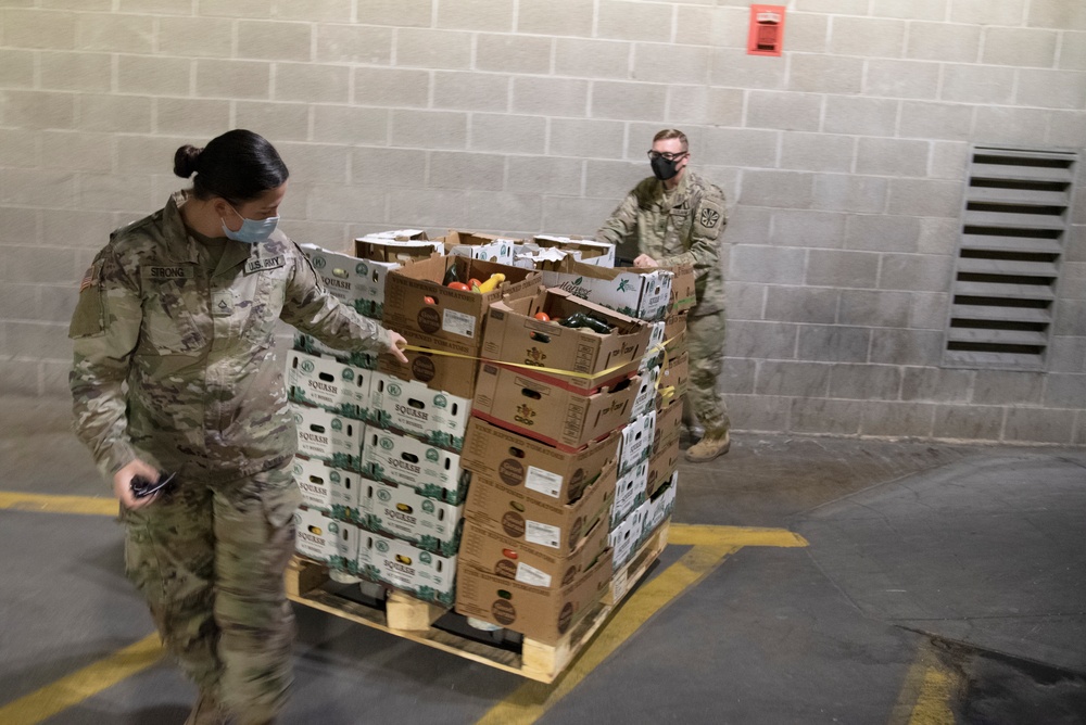 AZNG transports produce from Nogales to Tucson libraries