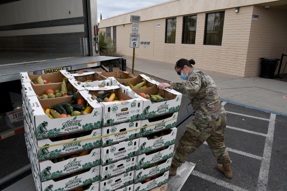 AZNG transports produce from Nogales to Tucson libraries