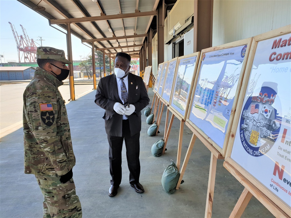 403rd AFSB commander visits brigade facilities in Busan