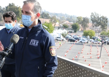 Mayor Eric Garcetti visits vaccination site at Cal State LA