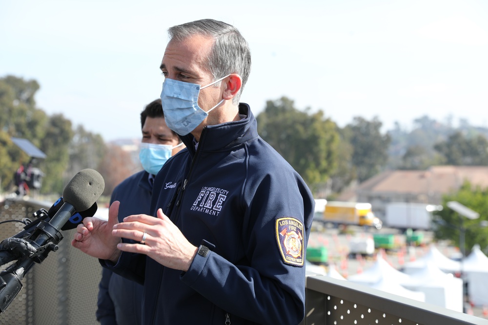 Mayor Eric Garcetti visits vaccination site at Cal State LA