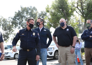 Governor Gavin Newson and Mayor Eric Garcetti visit vaccination site at Cal State LA