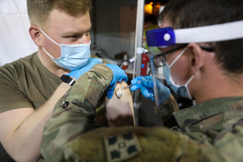 Cal Guard supports COVID-19 vaccination efforts at Cal State LA