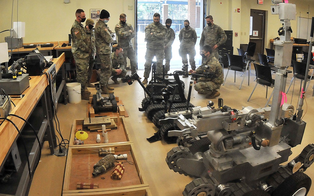 Future sustainers acquire robotics knowledge during phase 1 of EOD Specialist Course