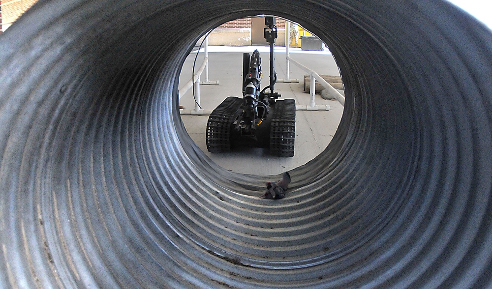 Future sustainers acquire robotics knowledge during phase 1 of EOD Specialist Course