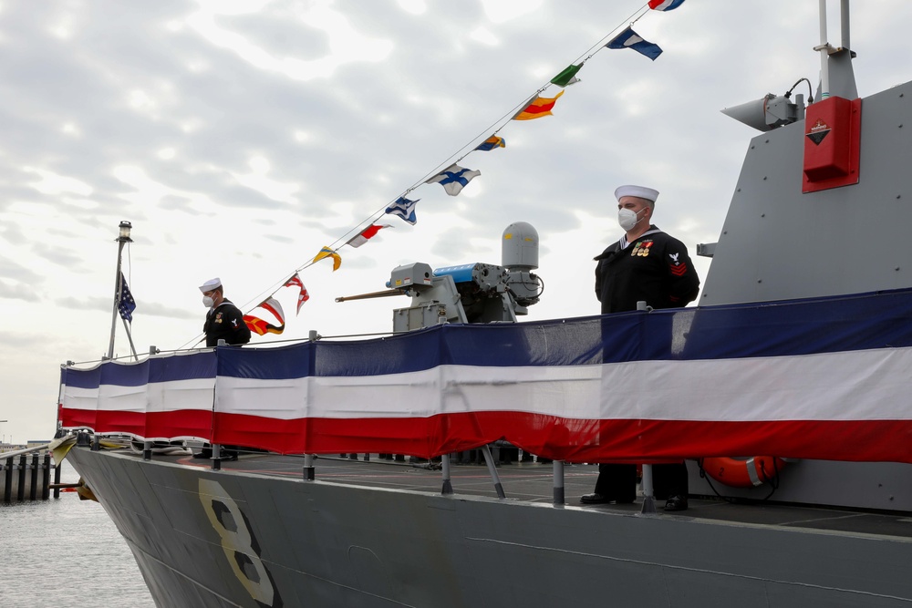 USS Zephyr (PC 8) Decommissions After 26 Years of Service