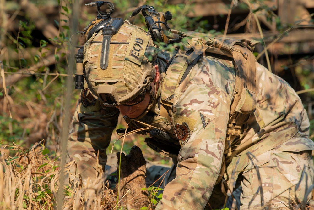 1st SOCES conducts EOD training