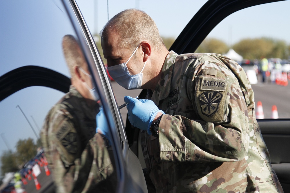 Arizona National Guard continues to support COVID-19 vaccination site